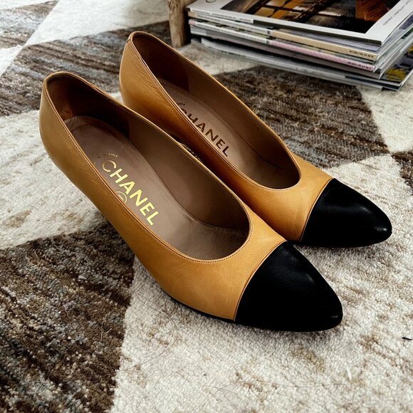 authentic chanel beige black two-tone cap-toe pumps 35.5 Vintage - Picture 1 of 9